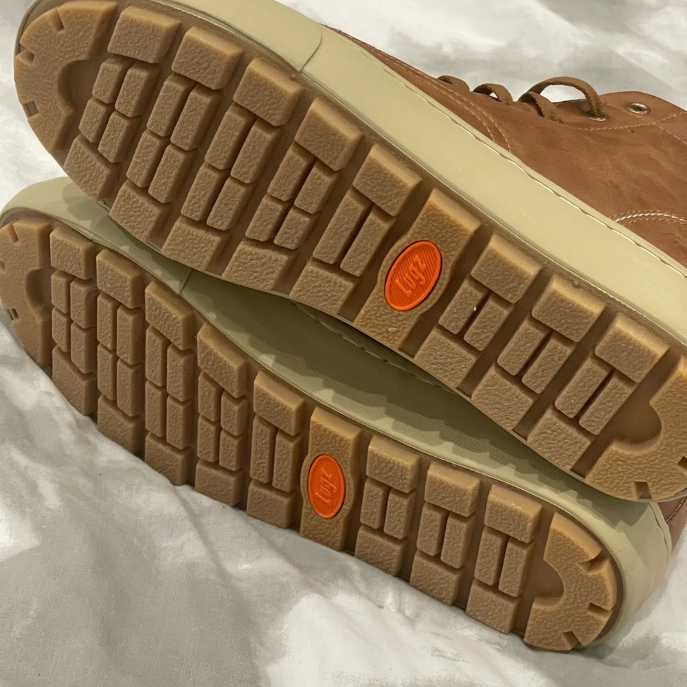 New Lugz Men size 7 Brown Lace Up with Faux Fur Lining Never worn new - Picture 3 of 8